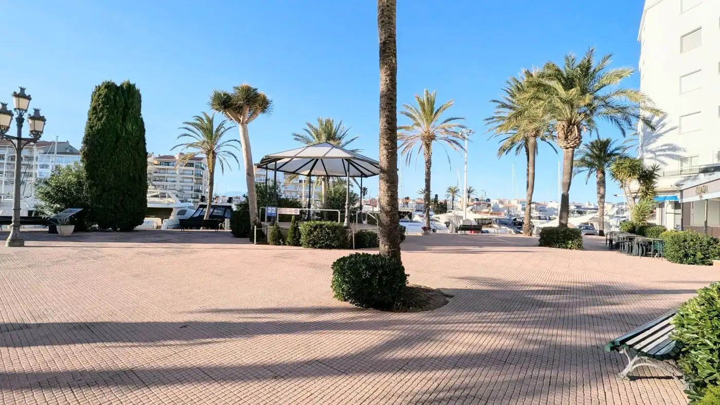 Vista exterior de Ático en venta en Empuriabrava con Aire acondicionado, Calefacción y Terraza