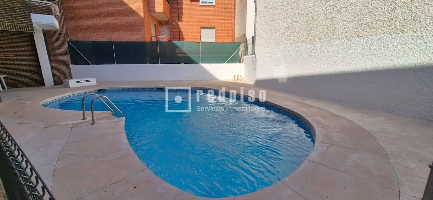 Piscina de Piso en venta en Galapagar con Calefacción, Terraza y Piscina