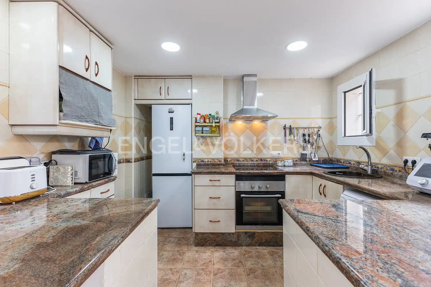 Cuina de Casa o xalet en venda en Sueca amb Calefacció, Terrassa i Moblat