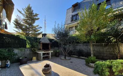 Jardí de Casa o xalet en venda en Terrassa amb Aire condicionat i Terrassa