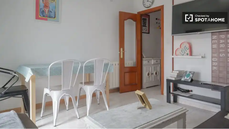 Bedroom of Flat for rent in Madrid  with Air Conditioner, Heating and Furnished