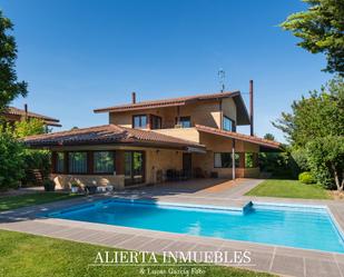 Exterior view of House or chalet for sale in Cadrete  with Air Conditioner, Heating and Private garden