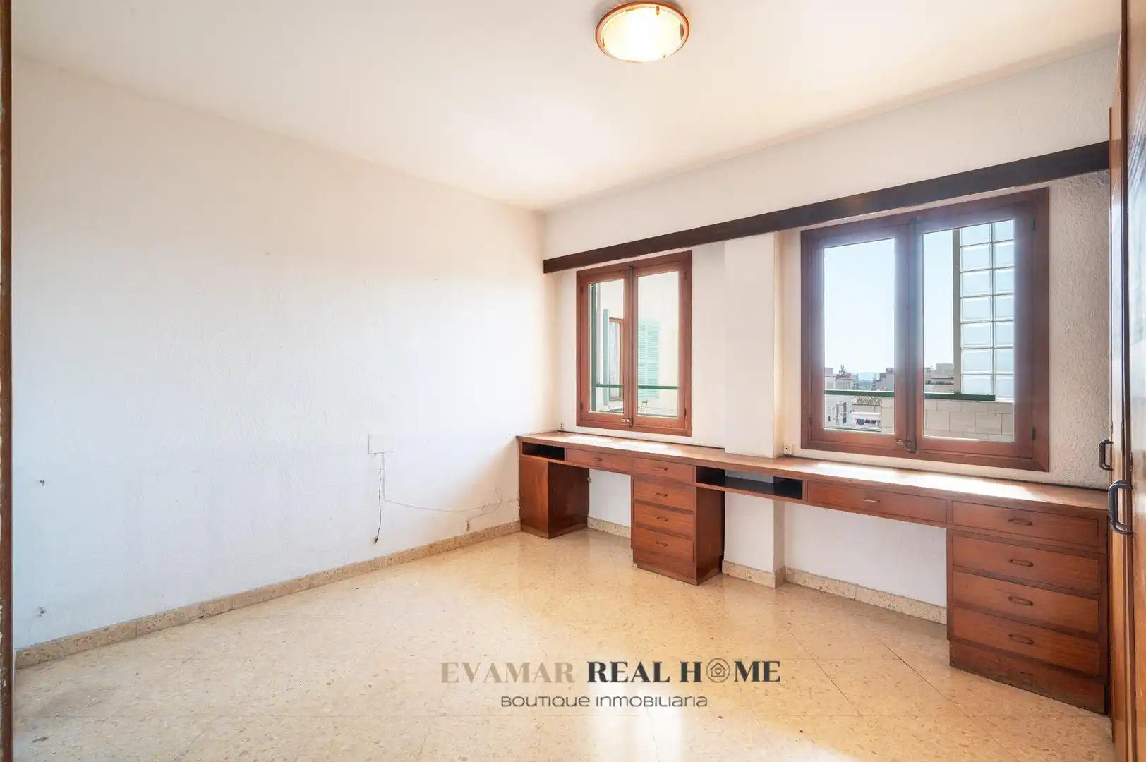 Living room of Flat for sale in  Palma de Mallorca  with Air Conditioner, Terrace and Alarm