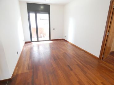 Flat with balcony for sale in Centre - Cordelles