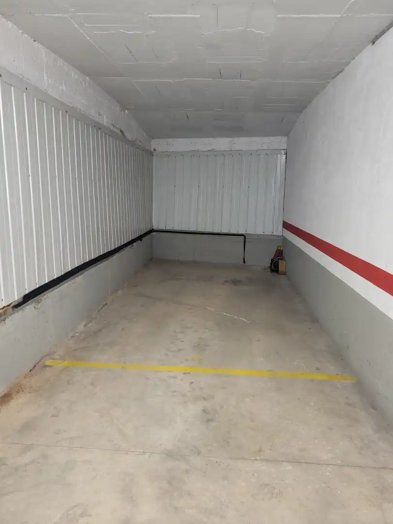 Einzelparkplatz zum Verkauf in Avinguda Francesc Macià 210, imagen 2