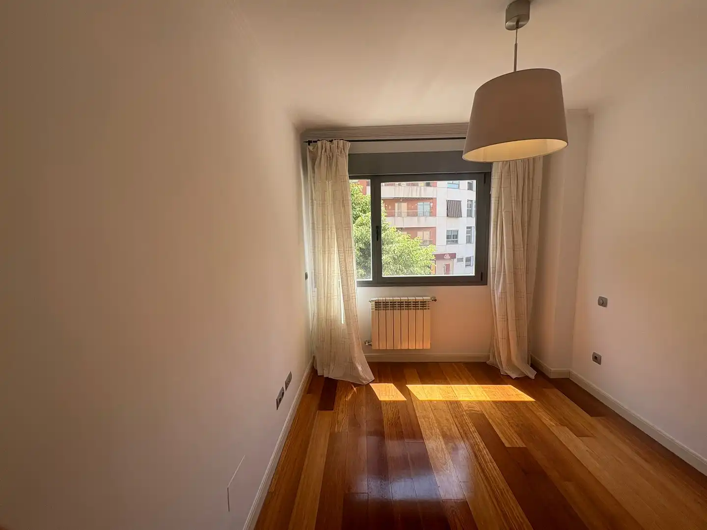 Habitación de Piso de alquiler en Madrid con Aire acondicionado, Calefacción y Jardín privado