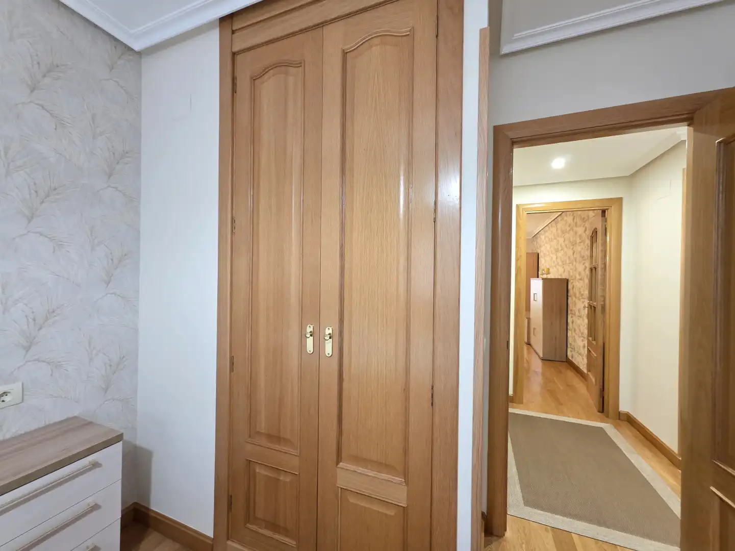 Pis de lloguer en Oviedo  amb Calefacció, Parquet i Traster