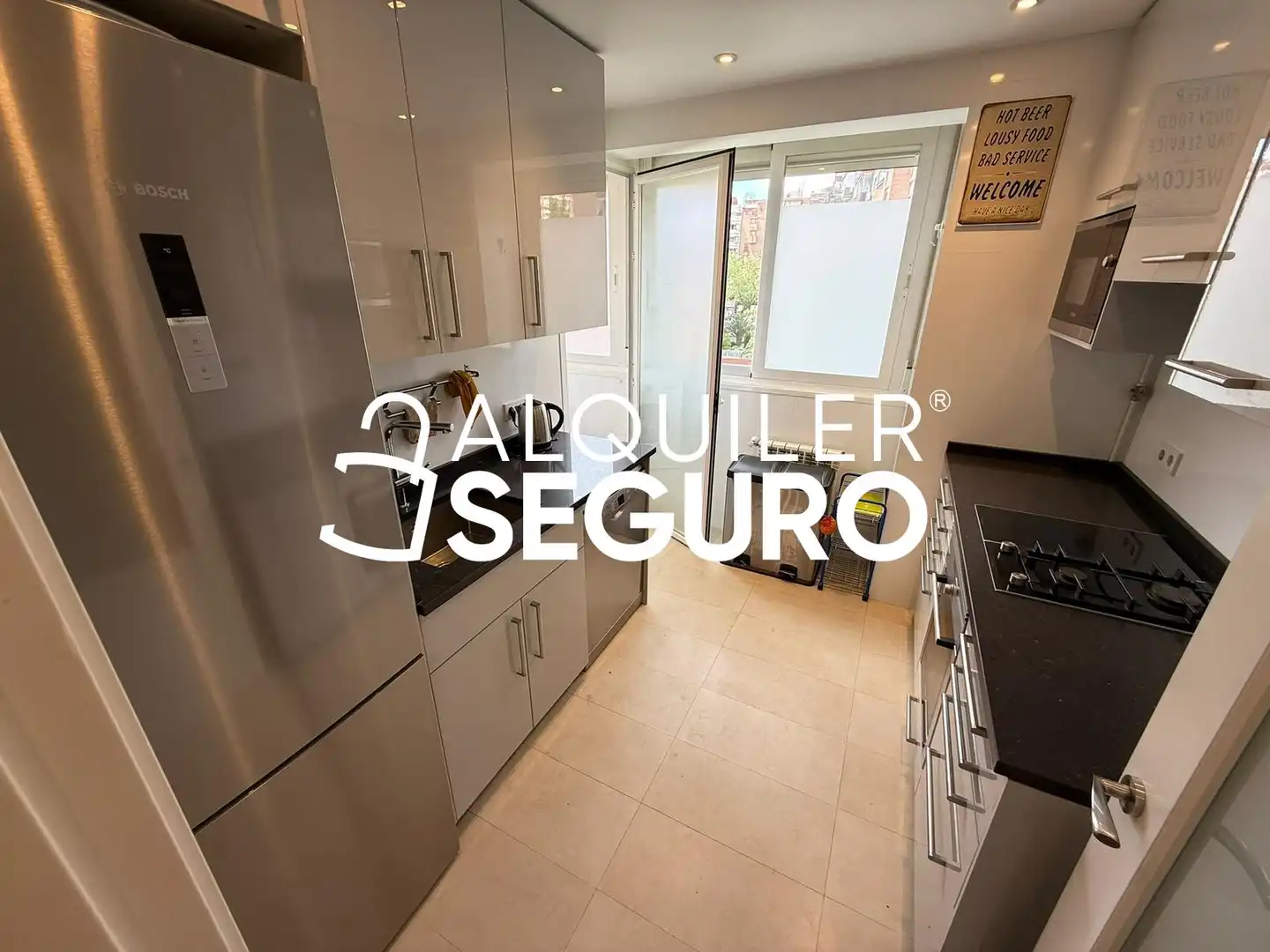 Cuina de Pis de lloguer en Madrid amb Aire condicionat, Calefacció i Terrassa