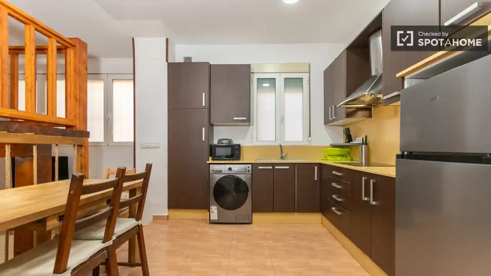 Kitchen of Flat for rent in Valencia  with Air Conditioner, Heating and Furnished