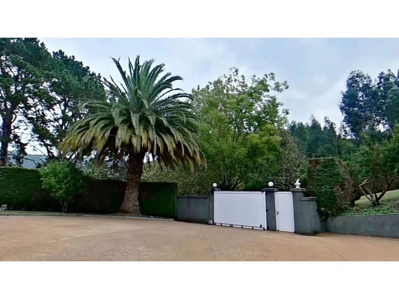 Exterior view of Houses for sale in Berango, Bizkaia