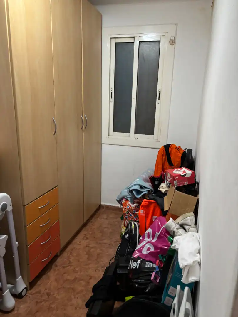 Schlafzimmer von Wohnungen zum Verkauf in Badalona mit Möbliert und Ofen