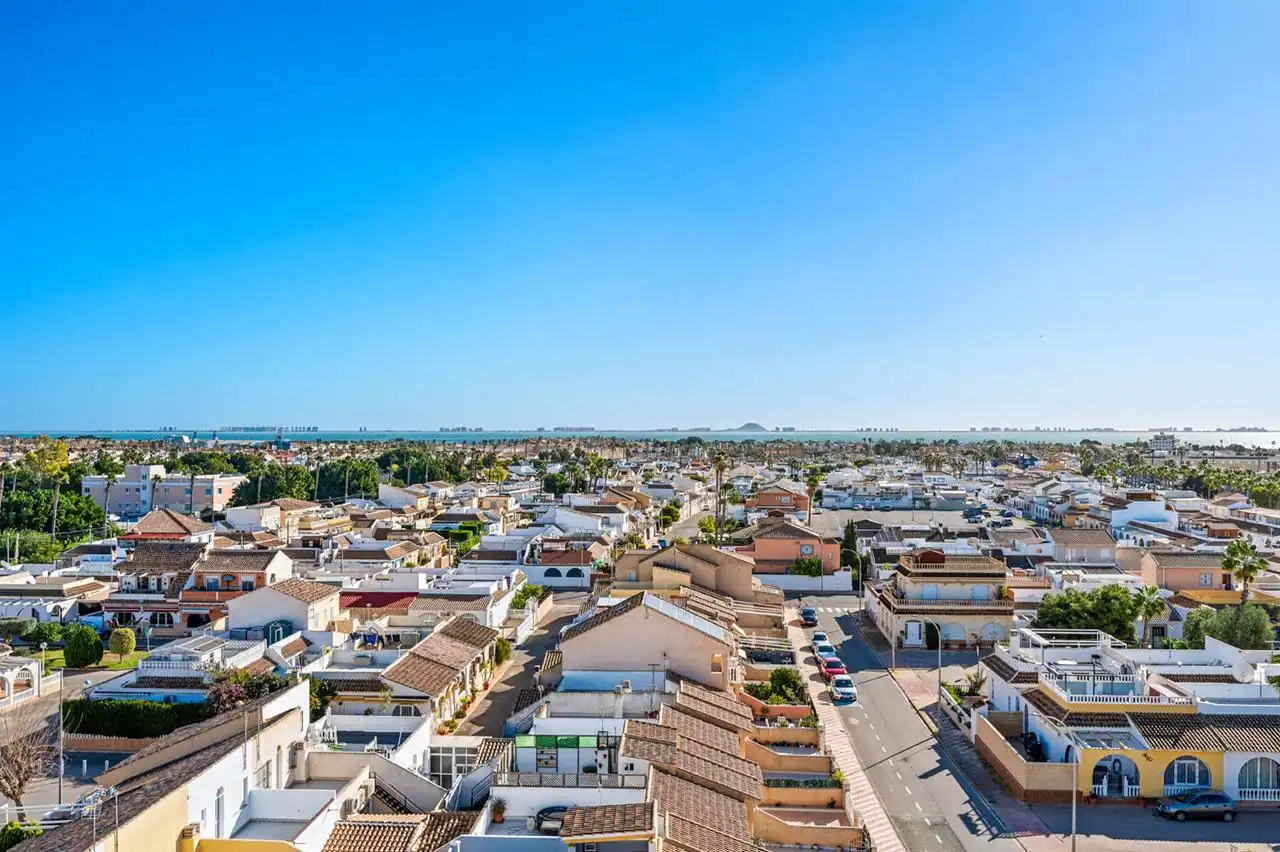 Vista exterior de Apartament en venda en Los Alcázares amb Piscina i Moblat
