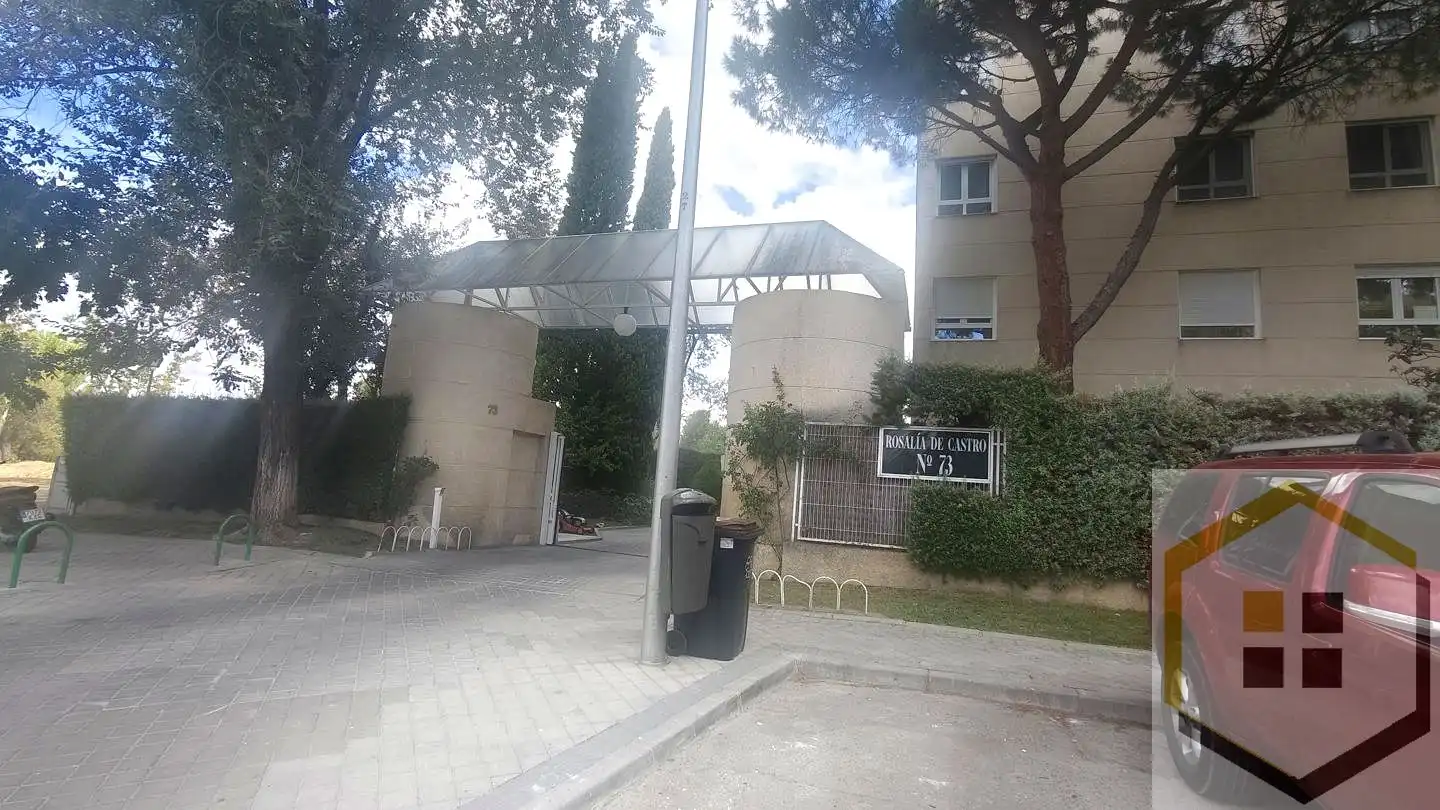 Exterior view of Flat for sale in Madrid  with Heating, Internet and Community pool