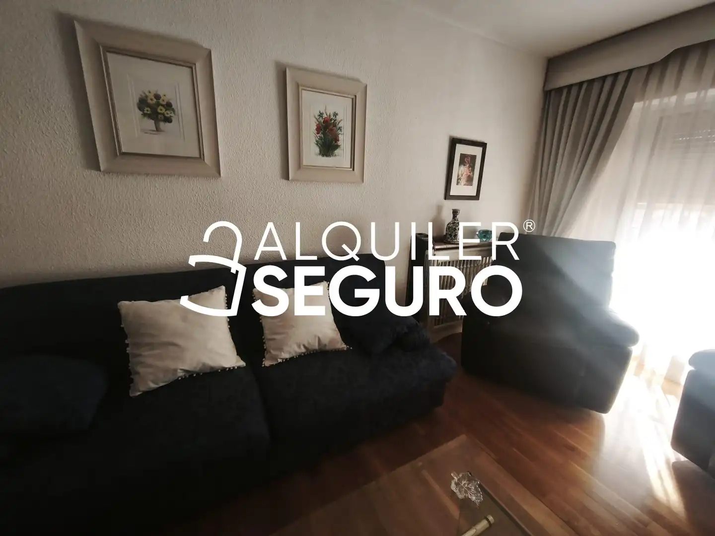Living room of Flat for rent in Zaragoza  with Heating, Terrace and Furnished