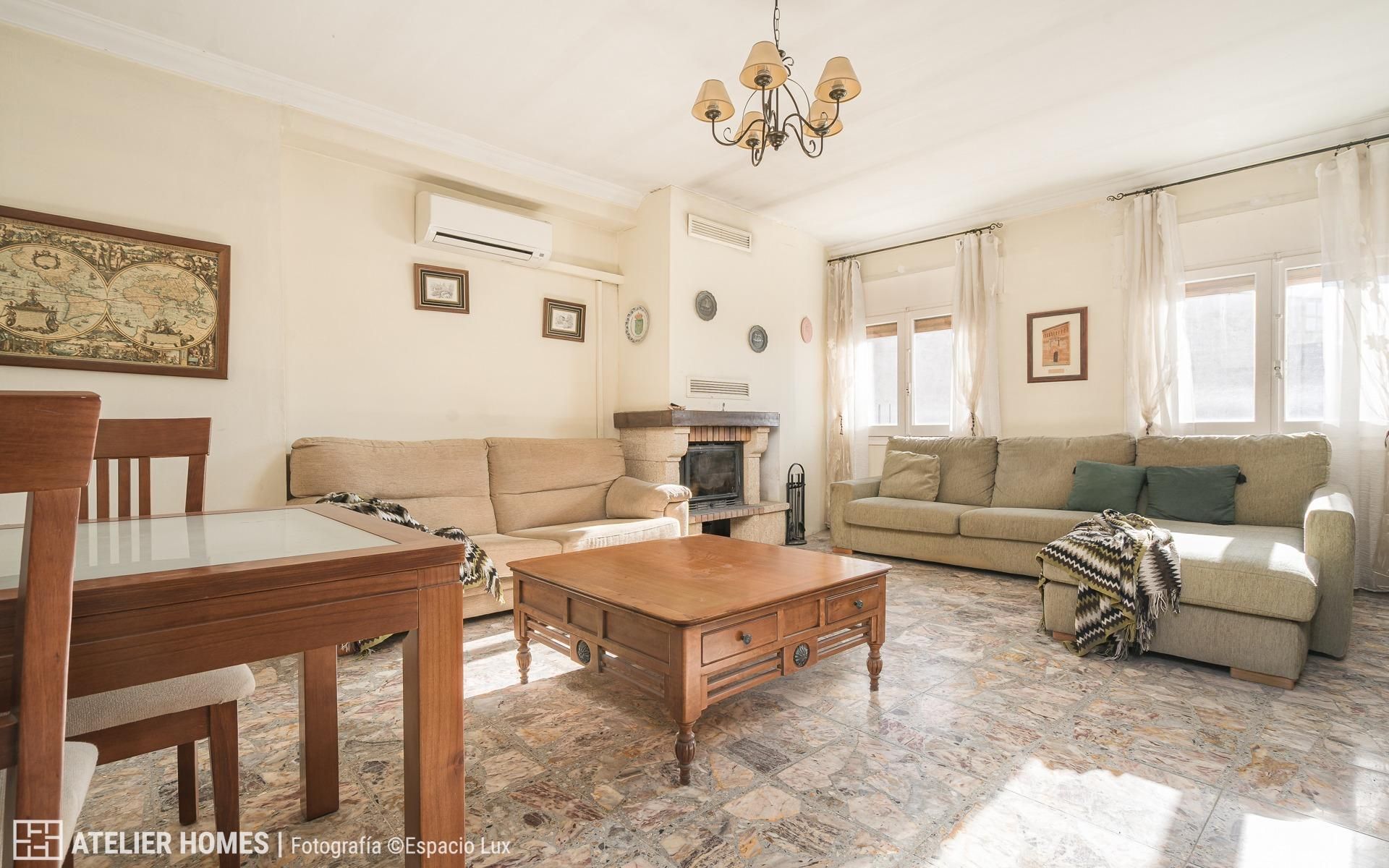 Living room of Country house for sale in Fuentes de Ebro  with Air Conditioner, Heating and Balcony