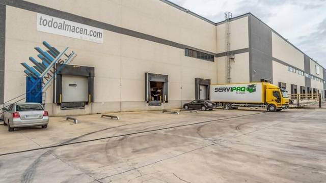 Nave industrial en Venta en Avenida ADOLFO SUAREZ en Alovera