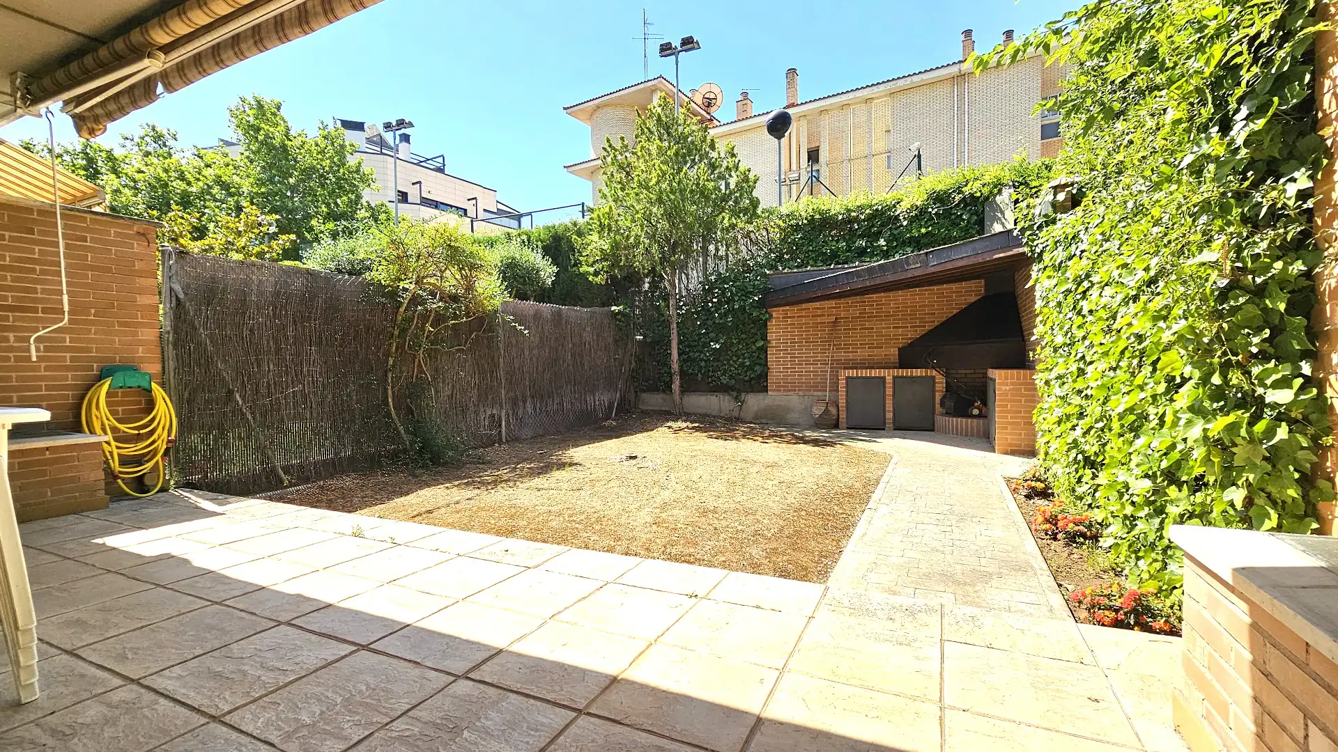 Jardín de Casa adosada en venta en Zaragoza con Aire acondicionado, Calefacción y Jardín privado