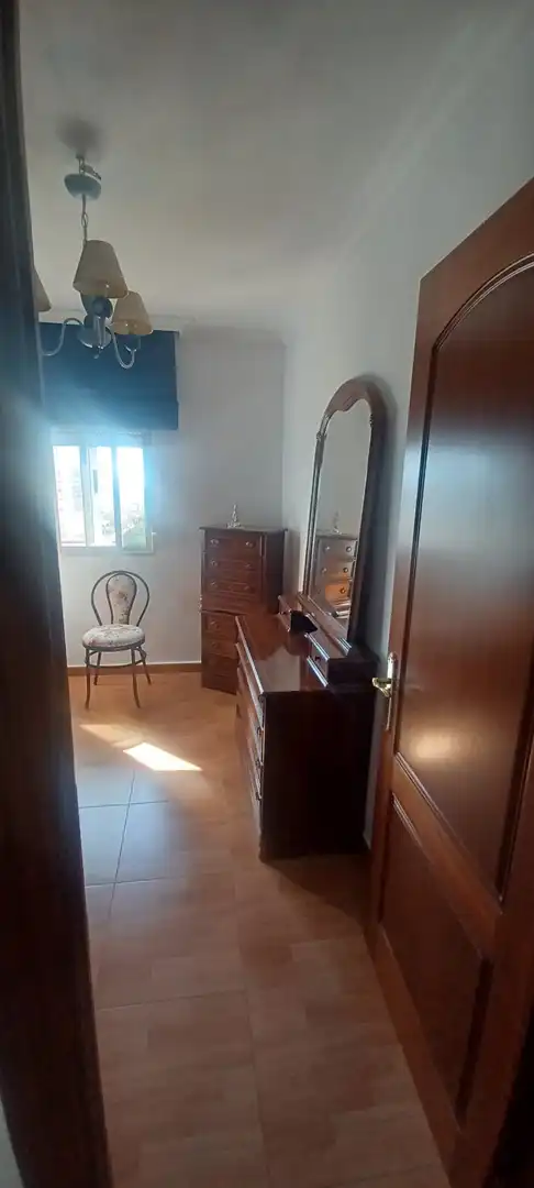 Bedroom of Flat for rent in Algeciras