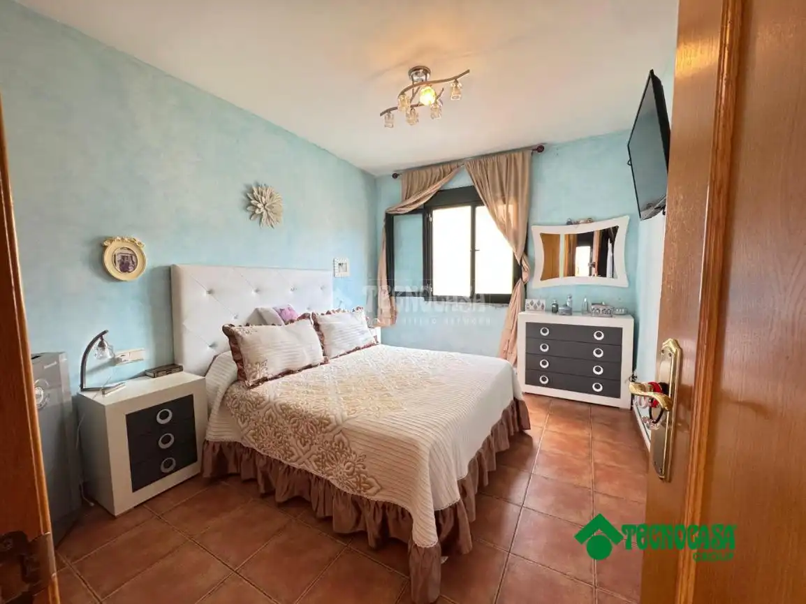 Habitación de Casa adosada en venta en Torrijos con Aire acondicionado, Calefacción y Jardín privado