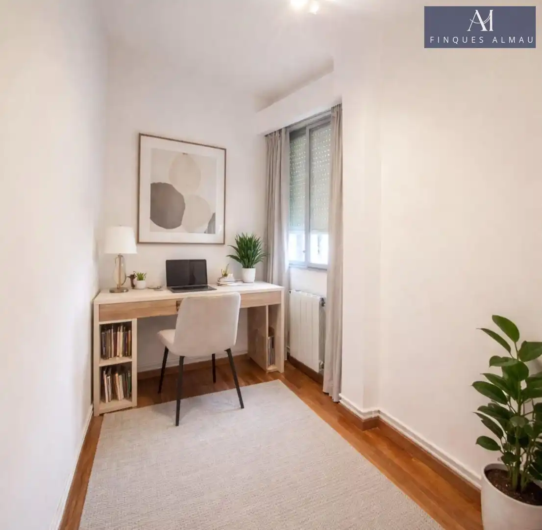 Habitación de Piso en venta en Barcelona con Aire acondicionado, Calefacción y Balcón