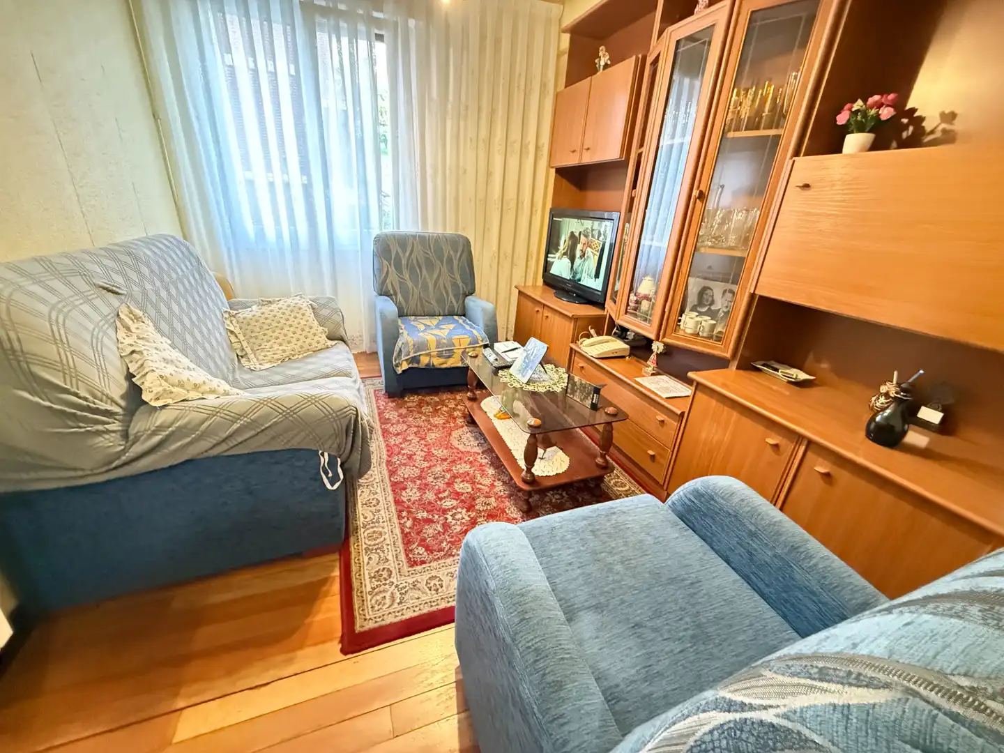 Sala d'estar de Pis en venda en Bilbao  amb Calefacció, Traster i Moblat