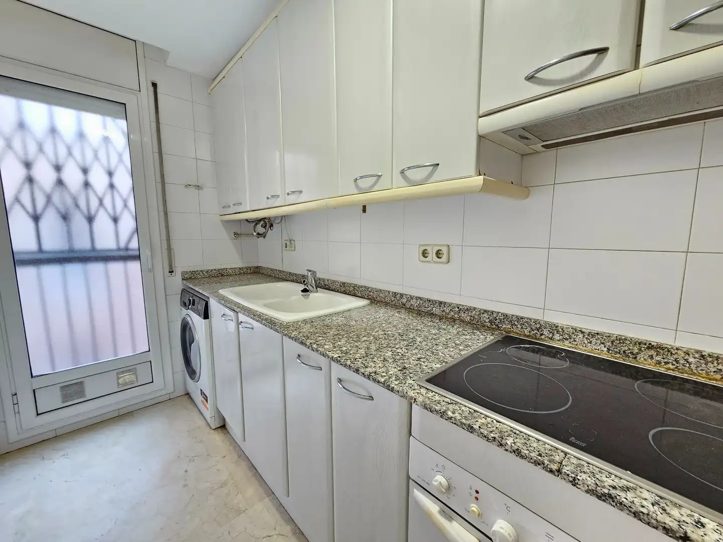 Kitchen of Flat for rent in Barcelona  with Air Conditioner and Furnished