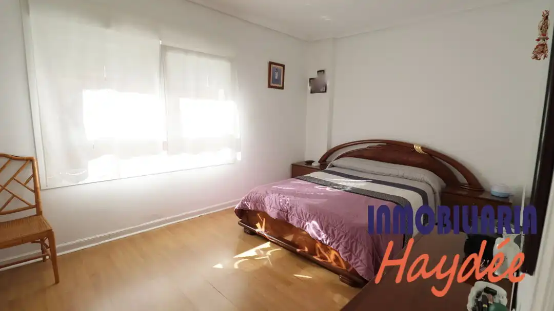 Schlafzimmer von Wohnung zum Verkauf in Leioa mit Abstellraum und Balkon
