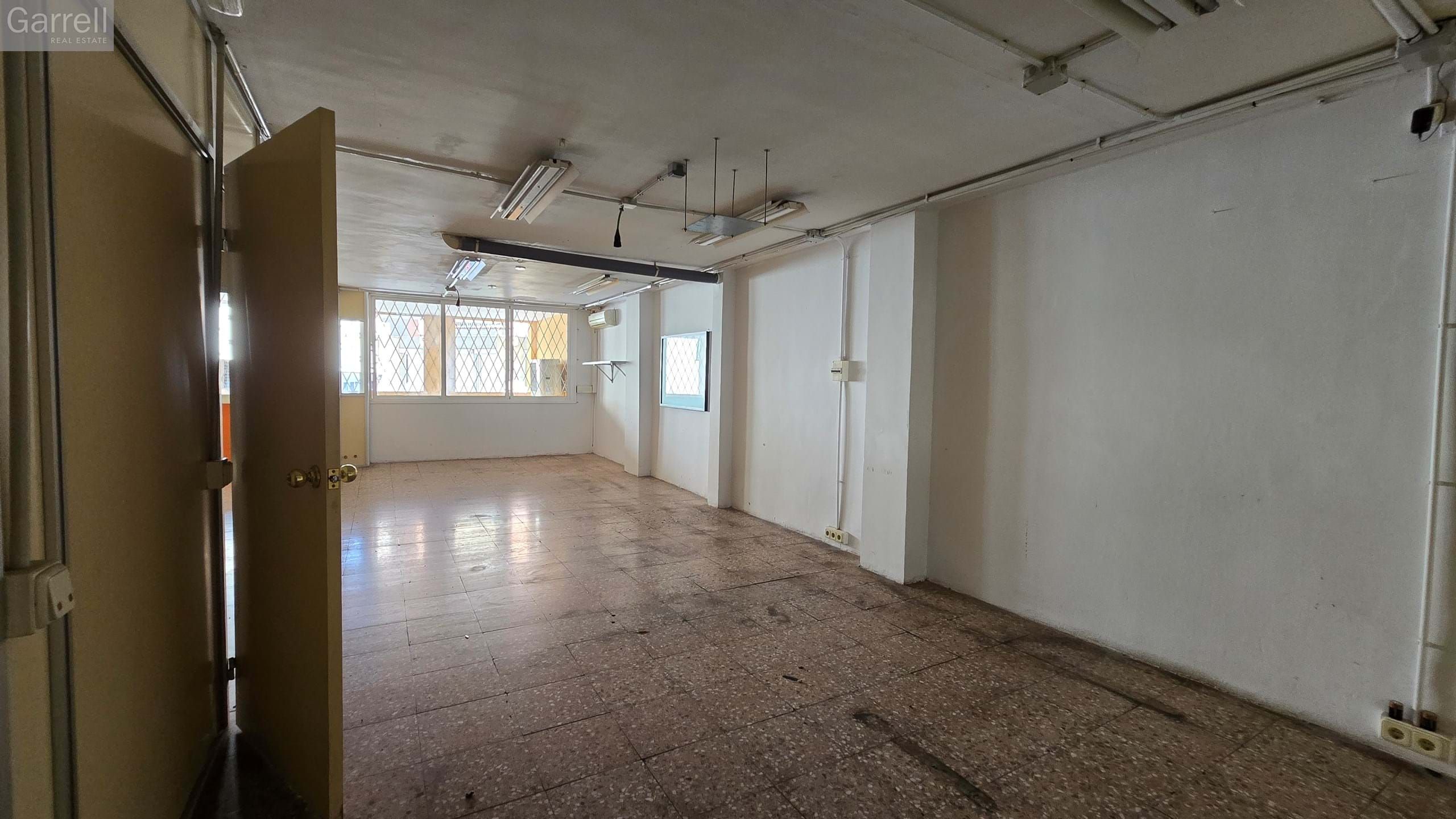 Office for sale in Centelles
