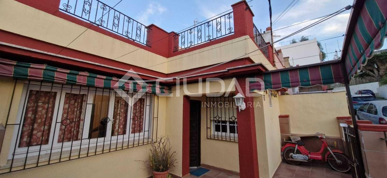Exterior view of House or chalet for sale in Sanlúcar de Barrameda  with Storage room