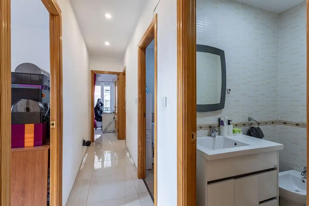 Flat for sale in Granada  with Air Conditioner and Terrace