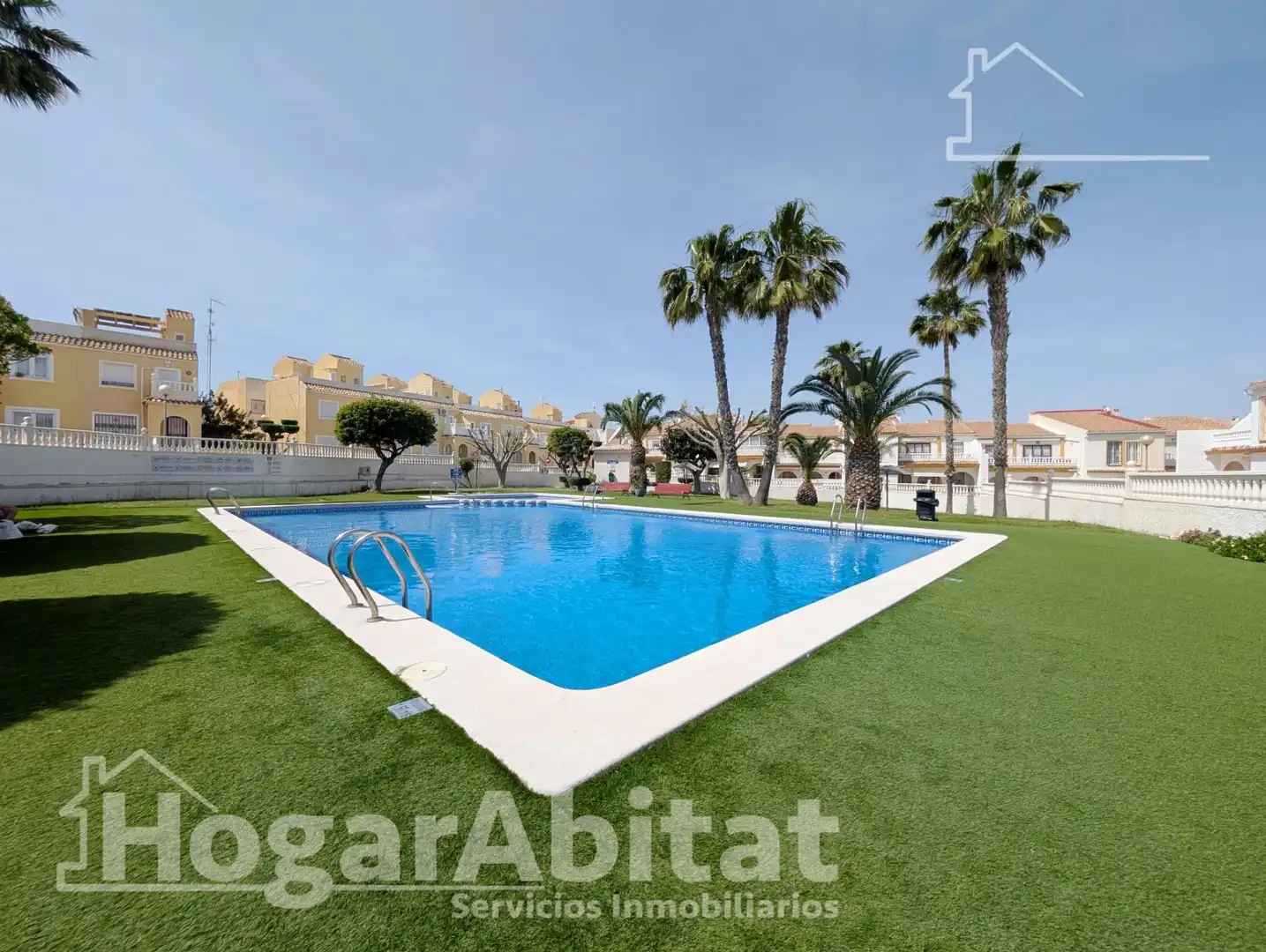 Piscina de Casa adosada en venda en Santa Pola amb Aire condicionat, Calefacció i Terrassa