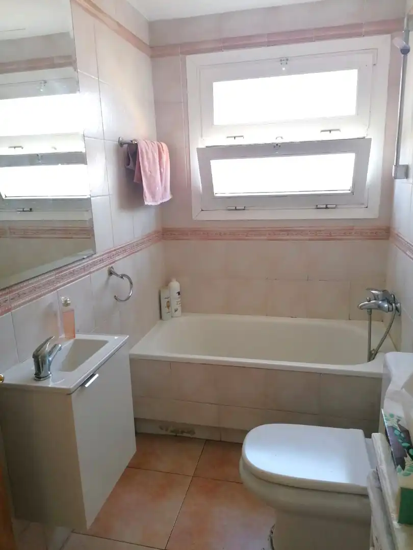 Baño de Apartamento en venta en Castell d'Aro, Platja d'Aro i s'Agaró con Amueblado, Horno y Lavadora