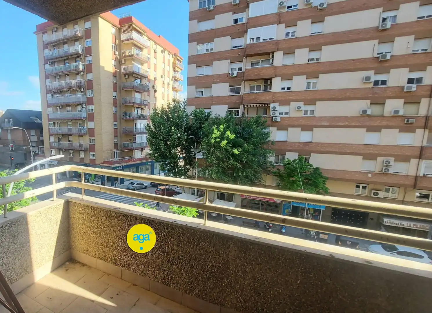 Terrassa de Pis de lloguer en Jaén amb Calefacció, Terrassa i Moblat