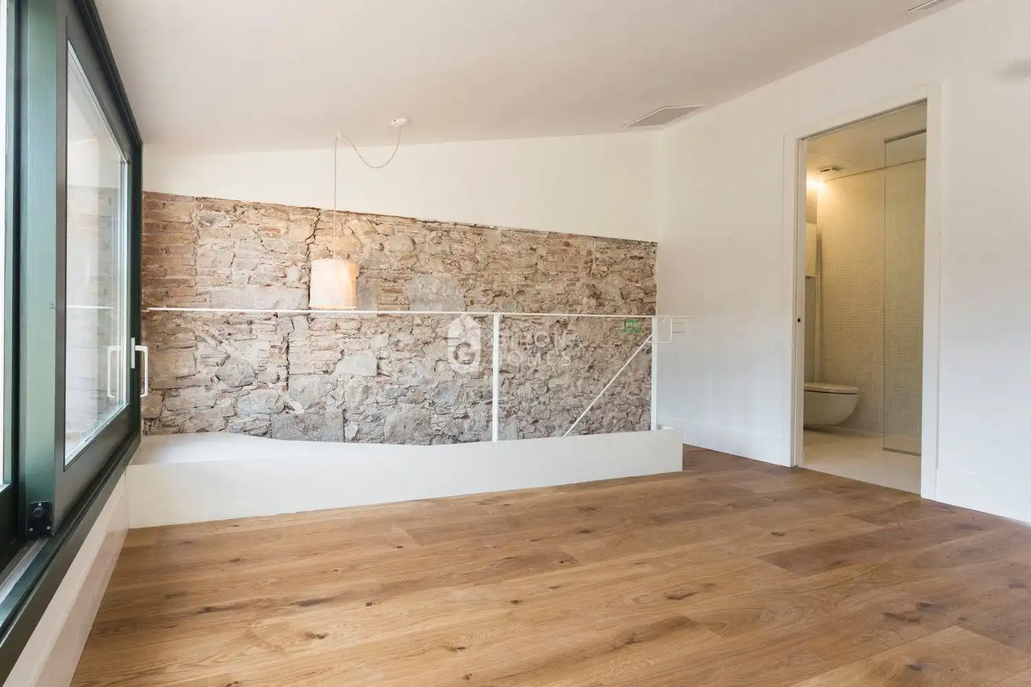 Attic for rent in Girona  with Air Conditioner, Heating and Pets allowed