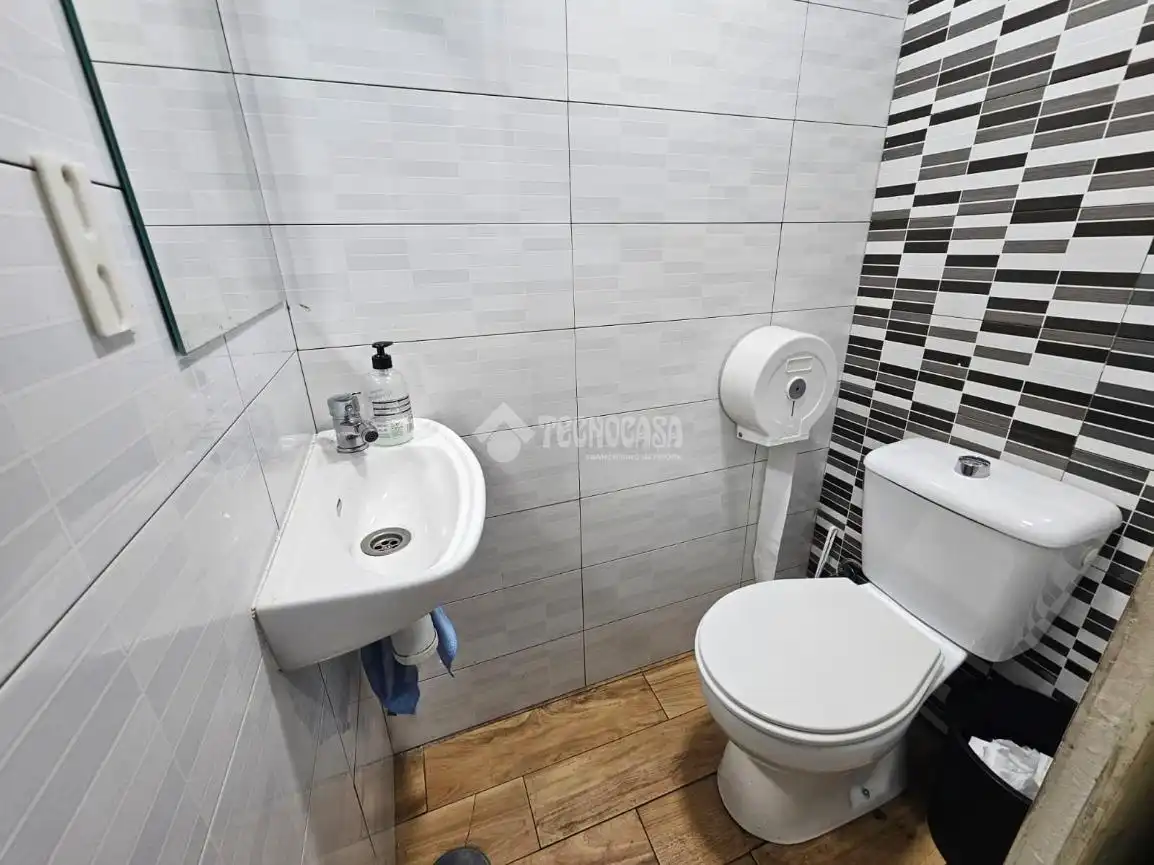 Baño de Local en venta en Carabanchel