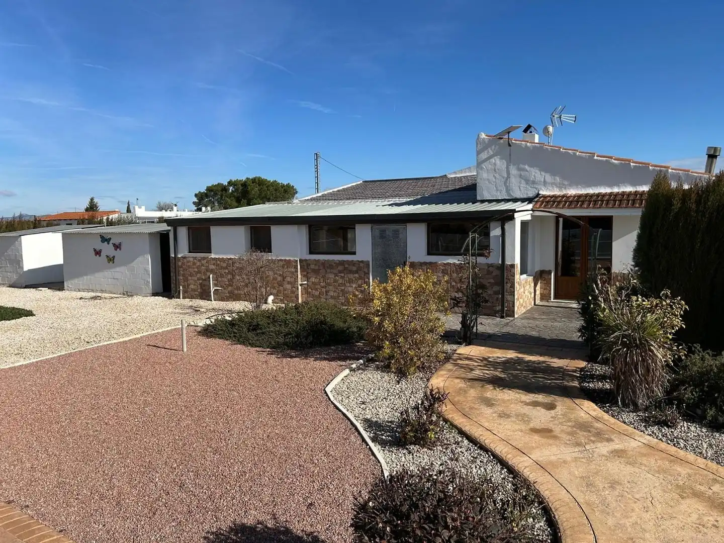 Vista exterior de Casa o chalet en venta en Villena con Jardín privado, Terraza y Piscina