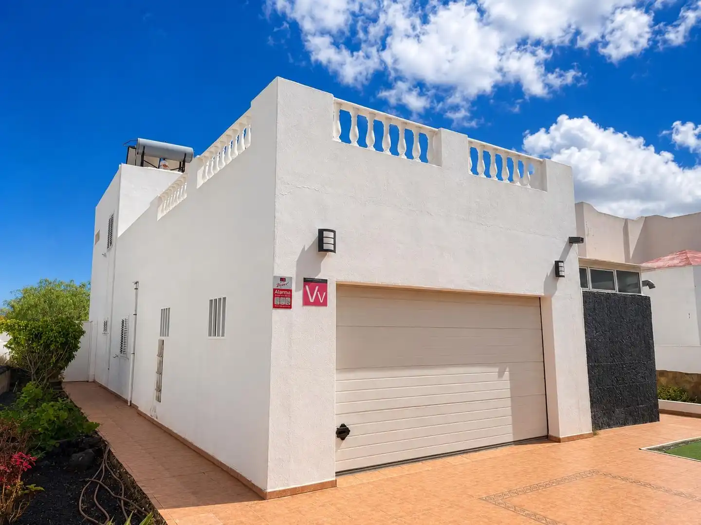 Vista exterior de Casa o chalet en venta en Teguise con Aire acondicionado, Jardín privado y Terraza
