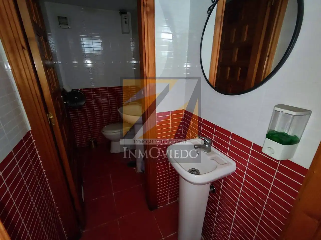 Baño de Local de alquiler en Oviedo 