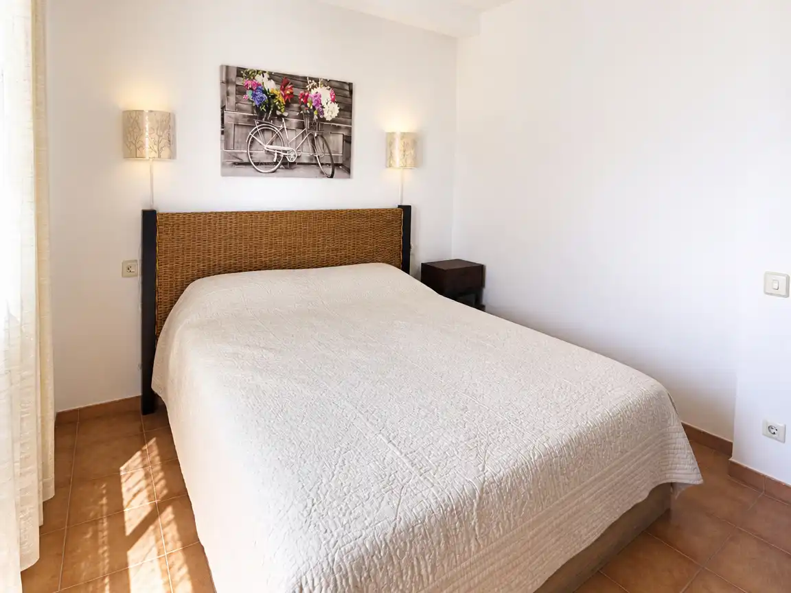 Habitación de Piso en venta en Empuriabrava con Terraza, Amueblado y Horno