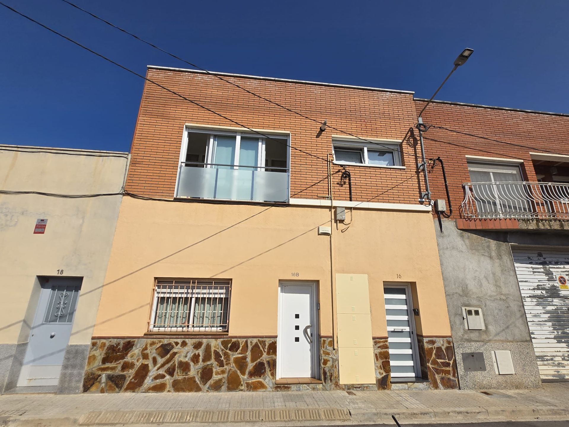 Exterior view of Duplex for sale in Terrassa
