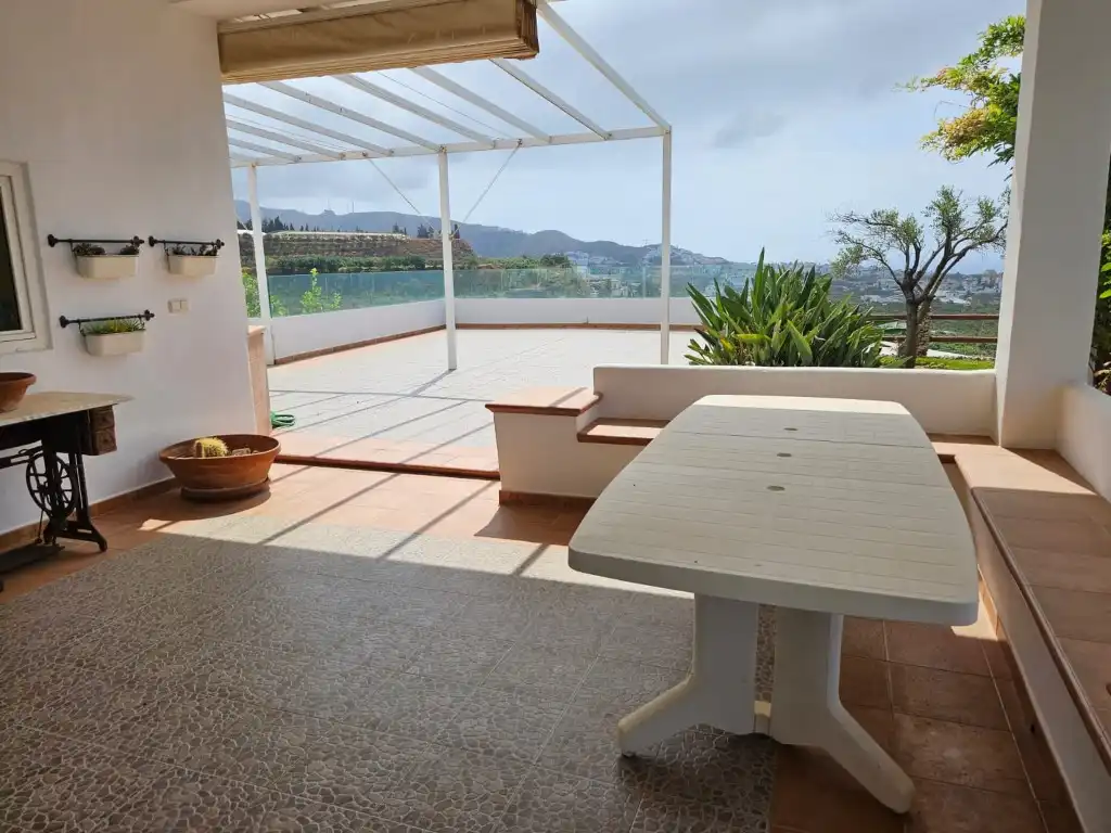 Terrassa de Casa o xalet en venda en Torrox amb Aire condicionat, Jardí privat i Terrassa