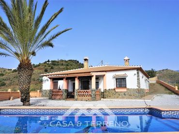 Casa amb piscina en venda a Pago de la Rabita