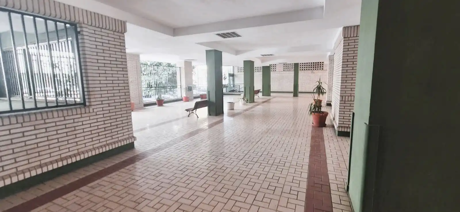 Piso en venta en Málaga con Terraza, Trastero y Amueblado