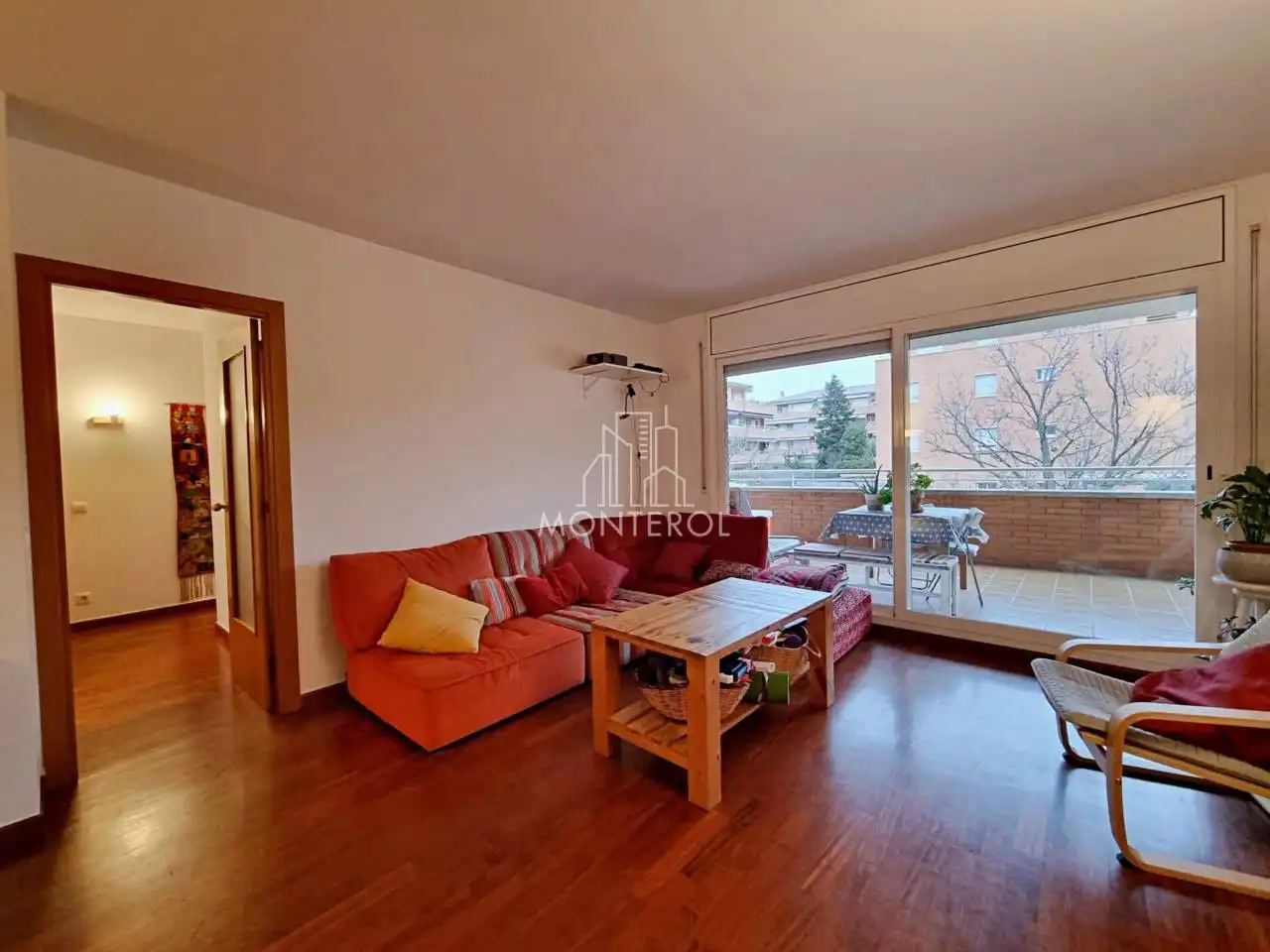 Sala de estar de Piso en venta en Cerdanyola del Vallès con Aire acondicionado, Calefacción y Parquet