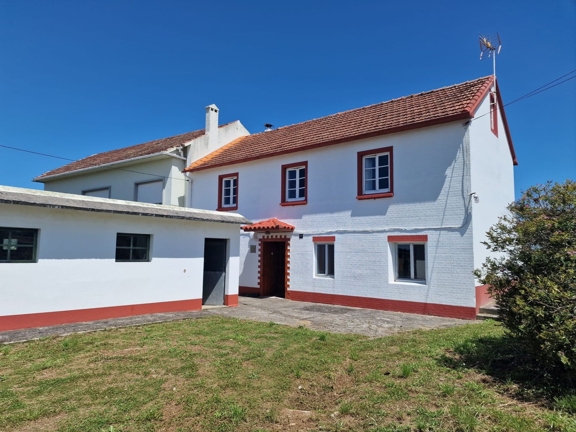 Exterior view of House or chalet for sale in Narón  with Private garden and Terrace