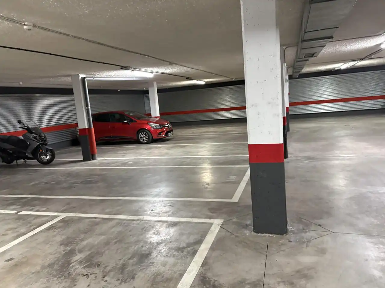 Parkplatz von Wohnung zur Miete in Madrid mit Klimaanlage, Heizung und Parkett