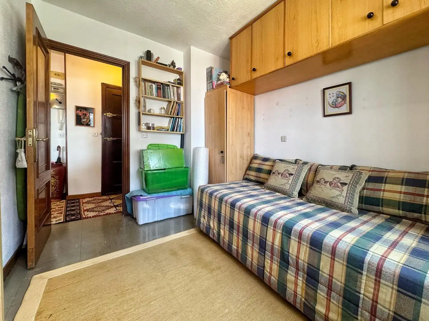 Habitación de Piso en venta en Vigo  con Calefacción, Terraza y Amueblado