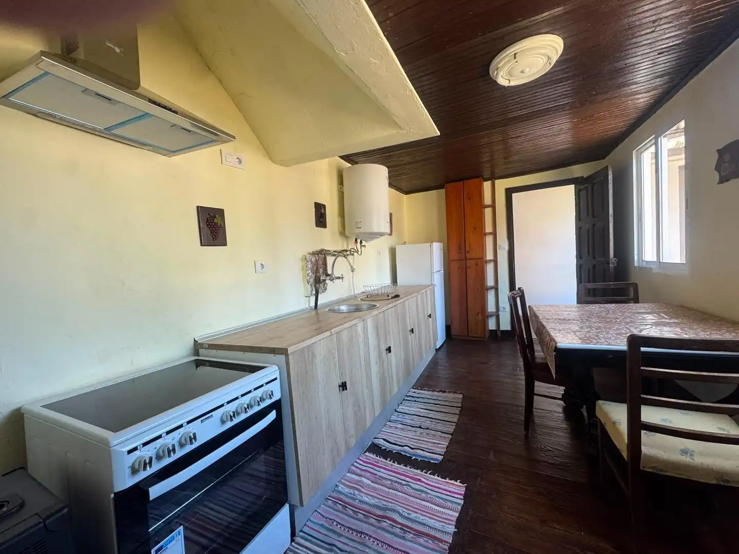 Cocina de Casa o chalet de alquiler en A Merca   con Calefacción, Terraza y Amueblado