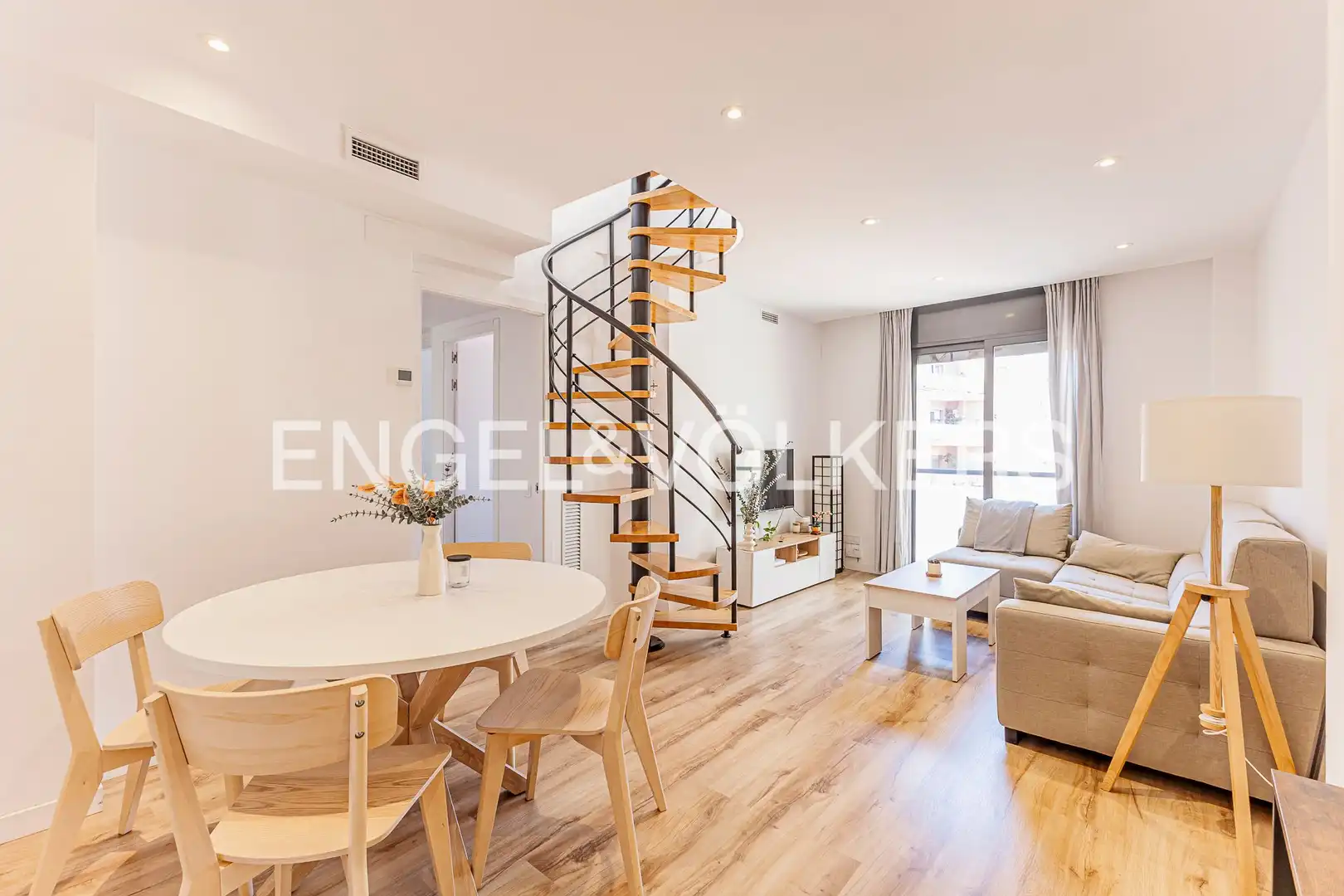 Sala de estar de Ático en venta en Barcelona con Aire acondicionado, Calefacción y Terraza