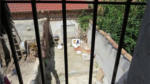 Foto 2 de Casa adosada en venta en Alcaudete, Jaén